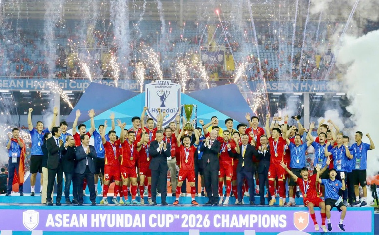 HLV Kim Sang-sik: Chiến thắng tại Mỹ Đình dành cho tất cả người hâm mộ Việt Nam- Ảnh 2.