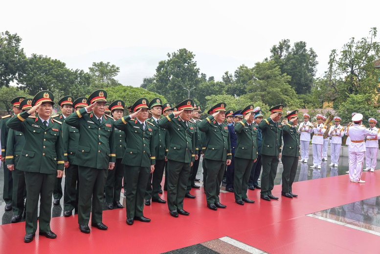 81 năm Quốc kh&aacute;nh: L&atilde;nh đạo Đảng, Nh&agrave; nước v&agrave;o Lăng viếng Chủ tịch Hồ Ch&iacute; Minh- Ảnh 9.