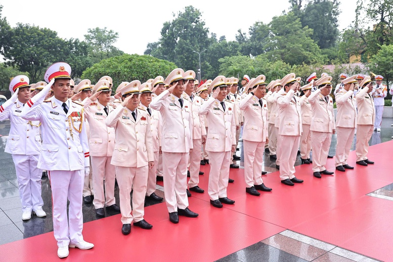 81 năm Quốc kh&aacute;nh: L&atilde;nh đạo Đảng, Nh&agrave; nước v&agrave;o Lăng viếng Chủ tịch Hồ Ch&iacute; Minh- Ảnh 10.