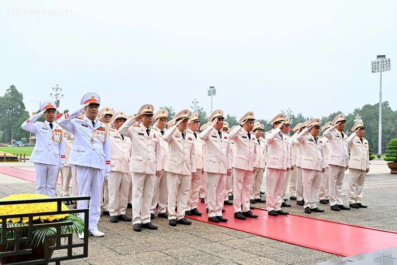 81 năm Quốc kh&aacute;nh: L&atilde;nh đạo Đảng, Nh&agrave; nước v&agrave;o Lăng viếng Chủ tịch Hồ Ch&iacute; Minh- Ảnh 5.