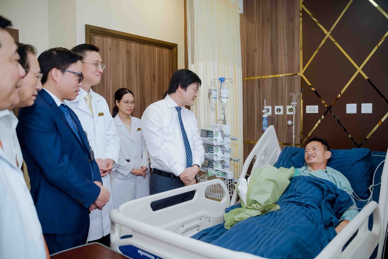 Lần đầu tiên tại Việt Nam: Phẫu thuật xuyên Việt hai chiều bằng robot cách xa 1.700km- Ảnh 1.