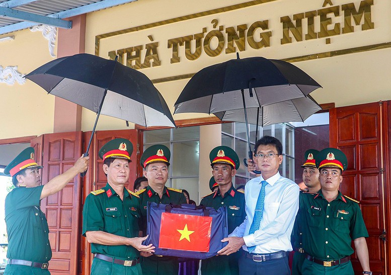 Cà Mau bàn giao 535 mẫu sinh phẩm, đẩy nhanh xác định danh tính liệt sĩ- Ảnh 1.