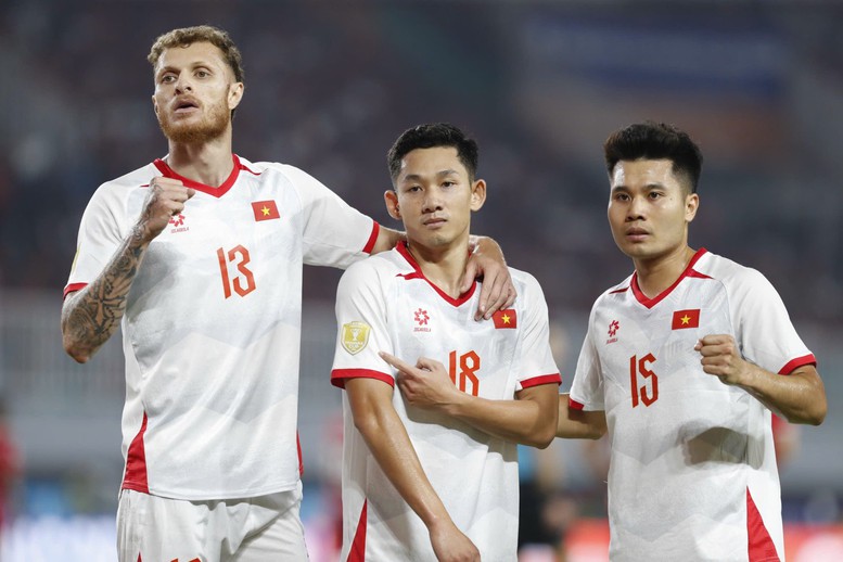 ASEAN Cup 2026: Việt Nam thắng Indonesia 3-0, vươn lên ngôi đầu bảng A- Ảnh 2.