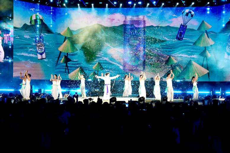 'Bùng nổ' cảm xúc trong đêm khai mạc Huế Wonderverse Music Fest 2026- Ảnh 2.