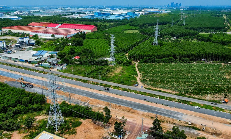 EVNNPT hoàn thành 2 công trình truyền tải điện chào mừng Quốc khánh - Ảnh 5.