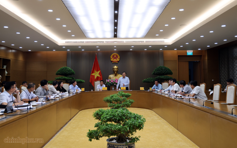 Hai Phó Thủ tướng chủ trì rà soát đầu tư, hoàn thiện các tuyến đường bộ cao tốc quy mô phân kỳ- Ảnh 6.