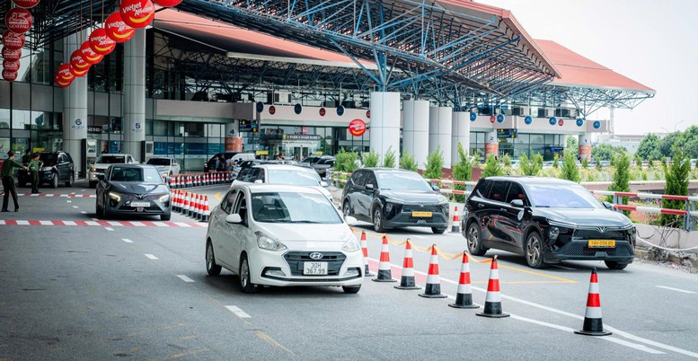 Điều chỉnh làn đón dành cho xe công nghệ tại sân bay Nội Bài- Ảnh 1.