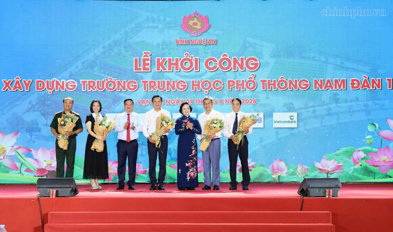 Khởi công Trường THPT Nam Đàn 1, Phó Thủ tướng Phạm Thị Thanh Trà kỳ vọng môi trường giáo dục chất lượng cao, nhân văn- Ảnh 5.