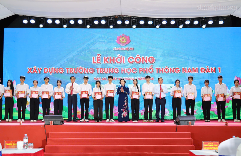 Khởi công Trường THPT Nam Đàn 1, Phó Thủ tướng Phạm Thị Thanh Trà kỳ vọng môi trường giáo dục chất lượng cao, nhân văn- Ảnh 6.