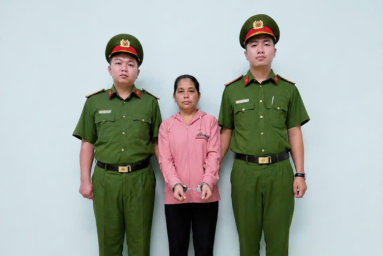 TPHCM: Bắt khẩn cấp bảo mẫu bạo hành trẻ mầm non- Ảnh 1.
