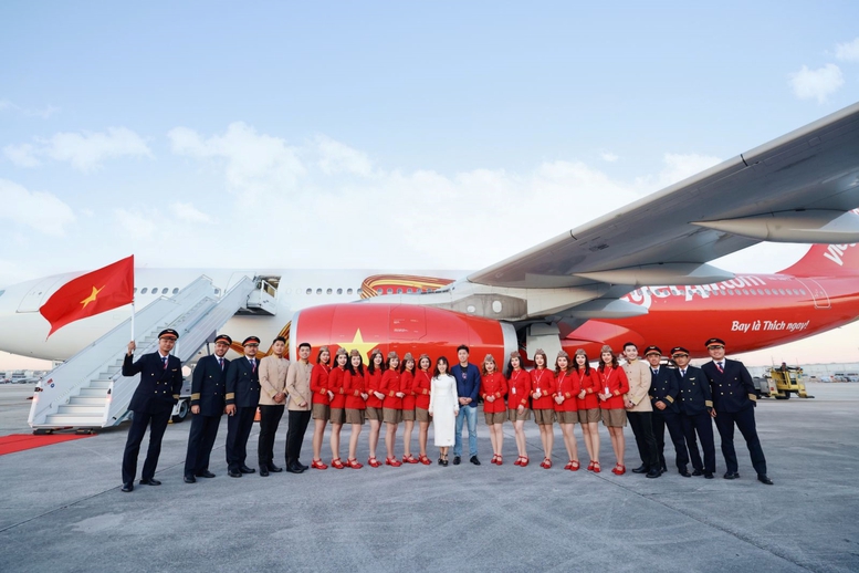 Vietjet 2 lần được vinh danh "Dấu ấn thương hiệu Việt hướng đến tăng trưởng xanh"- Ảnh 2.