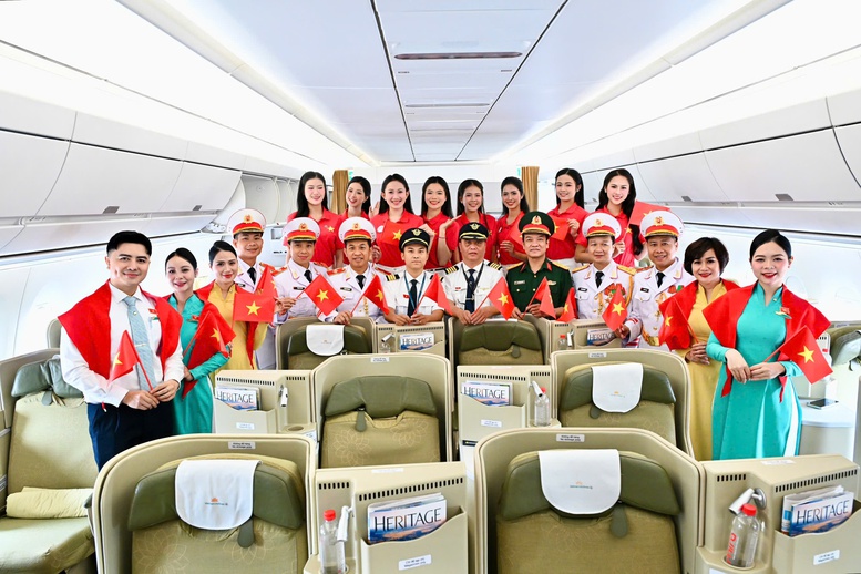 Giai điệu Quốc khánh vang lên ở độ cao 10.000 mét trên chuyến bay Vietnam Airlines- Ảnh 10.