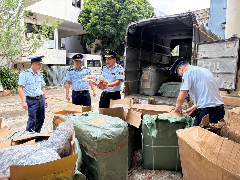 Lạng Sơn: Tạm giữ hơn 23.000 sản phẩm đồ chơi trẻ em không rõ xuất xứ- Ảnh 1.