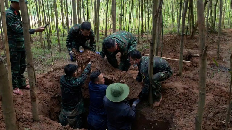 Quảng Trị: Tìm thấy nhiều hài cốt liệt sĩ ở bản Bãi Dinh- Ảnh 1.