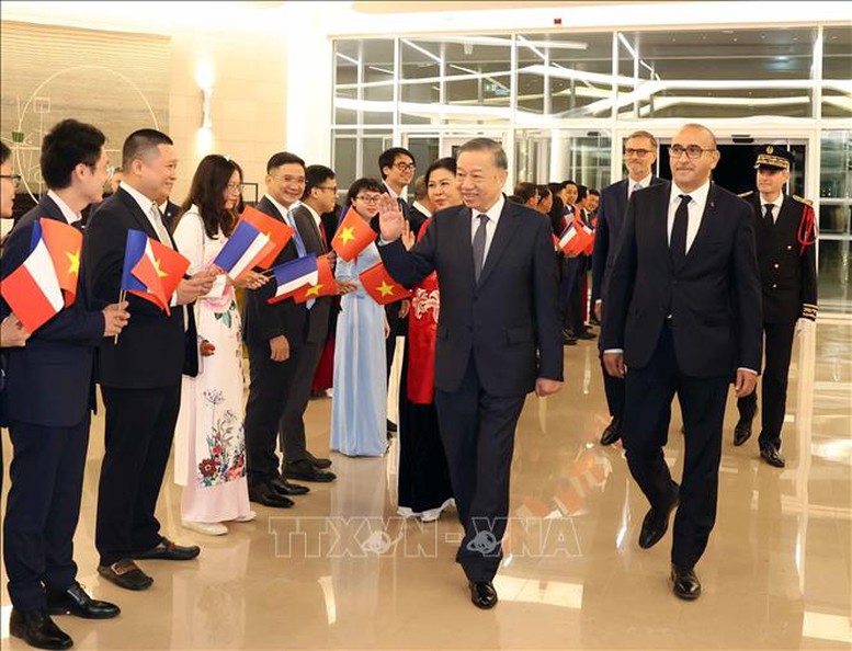 Tổng Bí thư, Chủ tịch nước Tô Lâm bắt đầu thăm chính thức Cộng hòa Pháp và dự Hội nghị Thượng đỉnh Không gian vũ trụ tại Paris- Ảnh 5.