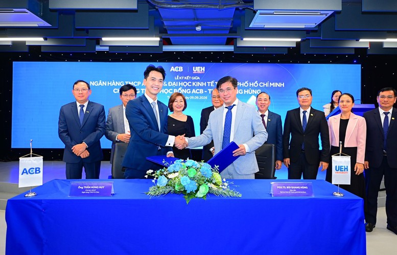 ACB và UEH đồng hành ra mắt Quỹ Học bổng ACB - Trần Mộng Hùng- Ảnh 1.