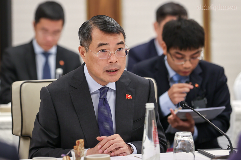 Chủ tịch Ngân hàng AIIB cam kết tiếp tục đồng hành cùng Việt Nam phát triển cơ sở hạ tầng bền vững- Ảnh 2.