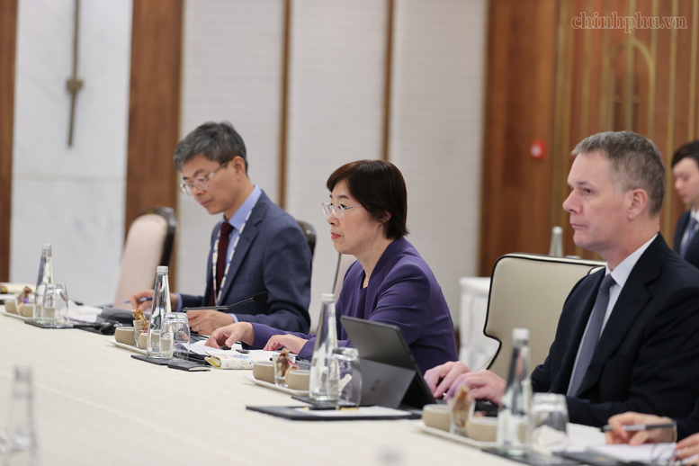 Chủ tịch Ngân hàng AIIB cam kết tiếp tục đồng hành cùng Việt Nam phát triển cơ sở hạ tầng bền vững- Ảnh 5.