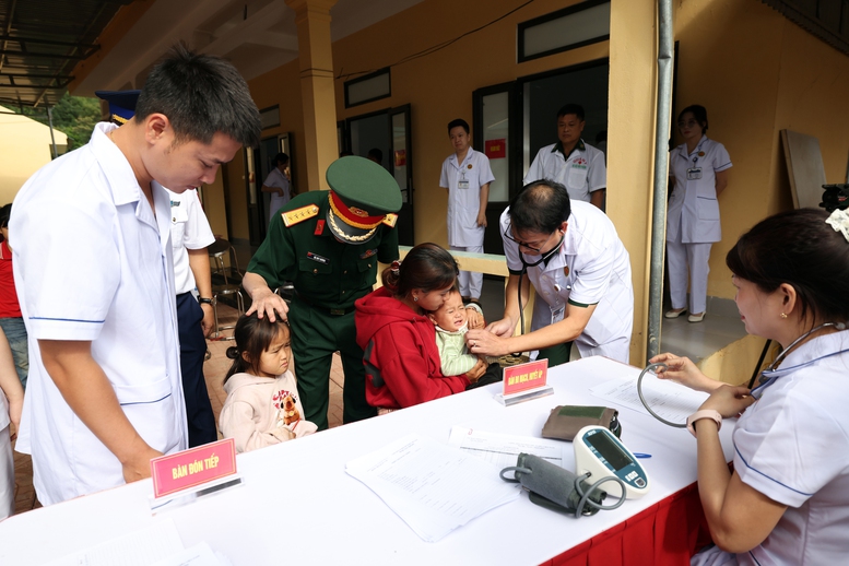 &lsquo;Trăng thu bi&ecirc;n cương 2026&rsquo;: Trao y&ecirc;u thương, tiếp sức trẻ em v&ugrave;ng cao- Ảnh 3.