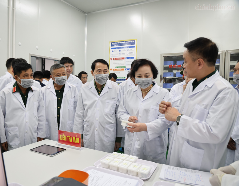 Phó Thủ tướng Phạm Thị Thanh Trà: Tháo gỡ điểm nghẽn, đẩy nhanh giám định ADN hài cốt liệt sĩ- Ảnh 7.