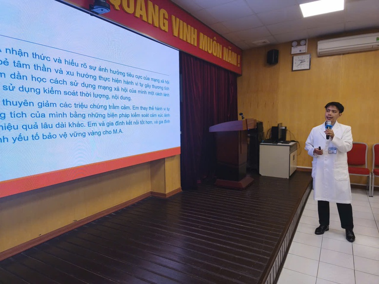 Trẻ vị th&agrave;nh ni&ecirc;n v&agrave; h&agrave;nh vi tự g&acirc;y thương t&iacute;ch: Đừng để mạng x&atilde; hội thay thế kết nối gia đ&igrave;nh- Ảnh 1.