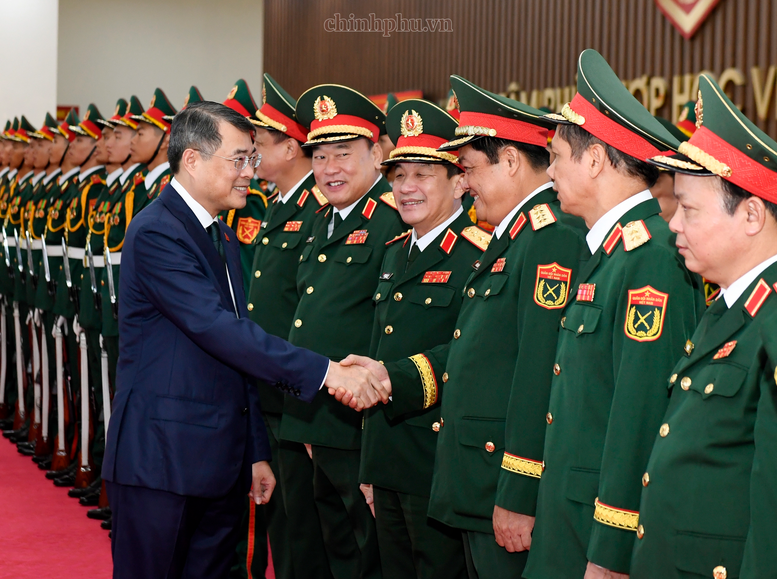 Thủ tướng: Phải chuẩn bị khả năng ứng ph&oacute; với những t&igrave;nh huống chưa c&oacute; tiền lệ về qu&acirc;n sự - quốc ph&ograve;ng- Ảnh 2.