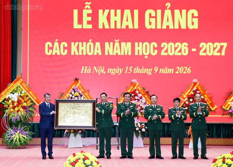 Thủ tướng: Phải chuẩn bị khả năng ứng ph&oacute; với những t&igrave;nh huống chưa c&oacute; tiền lệ về qu&acirc;n sự - quốc ph&ograve;ng- Ảnh 6.