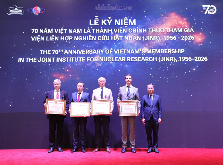 70 năm Việt Nam - JINR: Từ tham gia đến cùng kiến tạo năng lực khoa học hạt nhân- Ảnh 1.