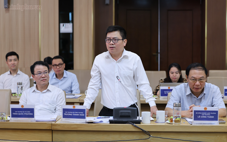 Phó Thủ tướng Thường trực Phạm Gia Túc: EVN phải giữ vai trò nòng cốt trong bảo đảm an ninh năng lượng- Ảnh 5.