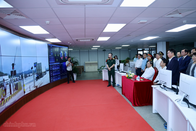 Phó Thủ tướng Thường trực Phạm Gia Túc khảo sát mô hình công viên logistics, cửa khẩu thông minh tại Lạng Sơn- Ảnh 1.