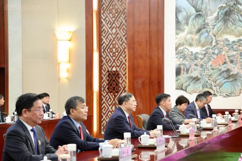Phó Thủ tướng Thường trực Chính phủ Phạm Gia Túc hội đàm với Phó Thủ tướng Thường trực Quốc vụ viện Trung Quốc Đinh Tiết Tường- Ảnh 2.