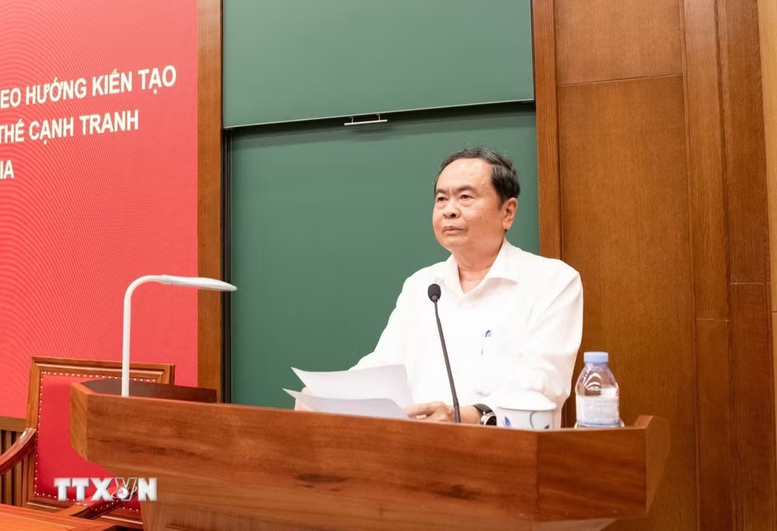 Chủ tịch Quốc hội Trần Thanh Mẫn trao đổi chuyên đề về đổi mới tư duy xây dựng thể chế, pháp luật với các Ủy viên Trung ương Đảng- Ảnh 1.