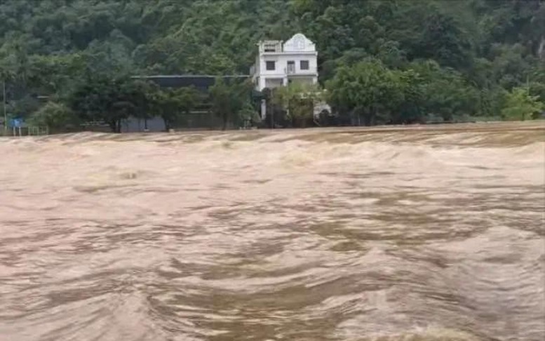 Khẩn trương triển khai phương án ứng phó lũ trên các tuyến sông