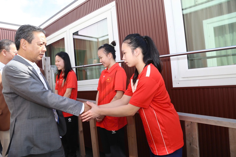 Lãnh đạo Bộ VHTTDL thăm, động viên Đoàn Thể thao Việt Nam tại ASIAD 20- Ảnh 2.