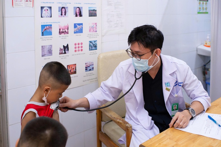 18 năm chương trình "Trái tim cho em": Gần 8.000 bệnh nhi tim bẩm sinh được hỗ trợ phẫu thuật- Ảnh 2.