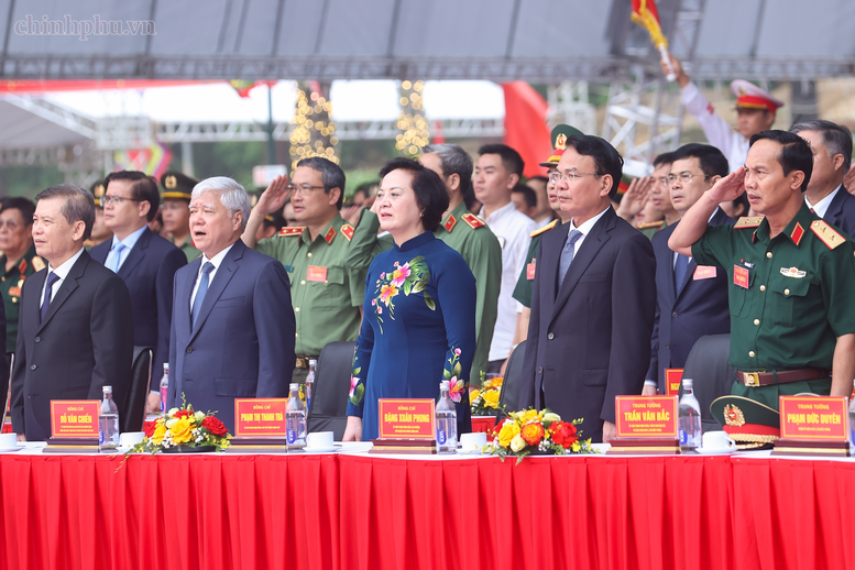 Khánh thành Tượng đài "Bác Hồ với ngày hội non sông" tại Đền Hùng- Ảnh 5.