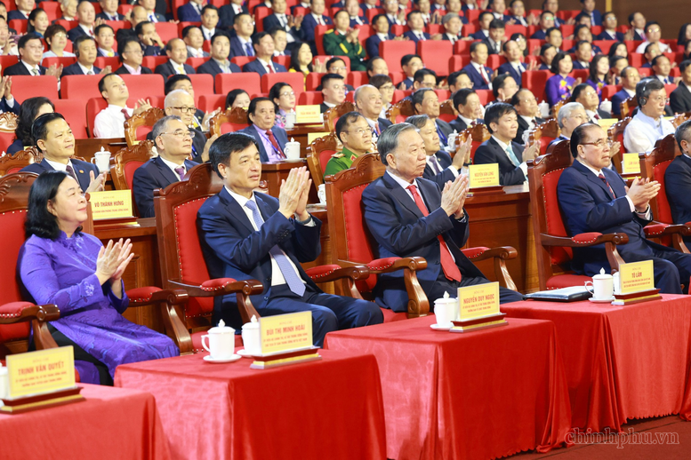 Tổng Bí thư, Chủ tịch nước Tô Lâm: Xây dựng Bắc Ninh trở thành đô thị hiện đại nhưng vẫn đậm đà hồn cốt văn hóa Kinh Bắc- Ảnh 1.