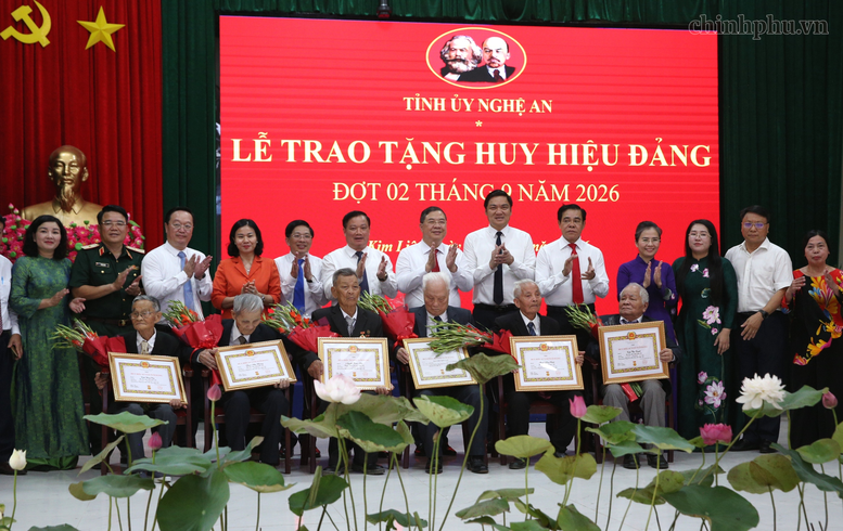 Dù ở bất kỳ cương vị nào, các đảng viên lão thành vẫn luôn giữ vững lập trường, gương mẫu về đạo đức, lối sống- Ảnh 4.