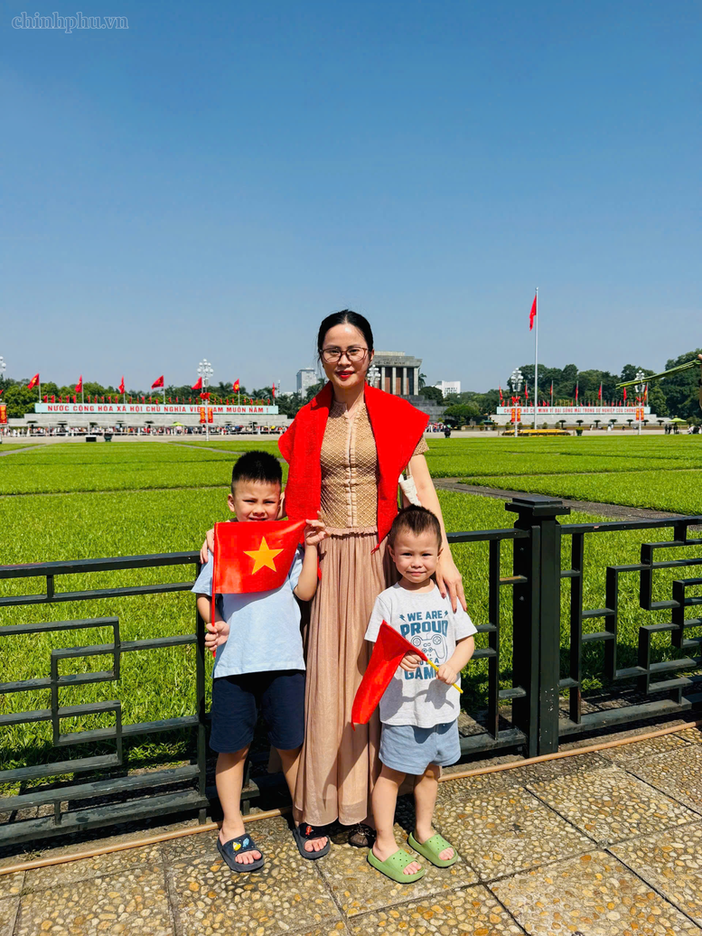 Quốc khánh 2/9: Về Lăng Bác, tiếp nối mạch nguồn lịch sử và tình yêu Tổ quốc- Ảnh 7.