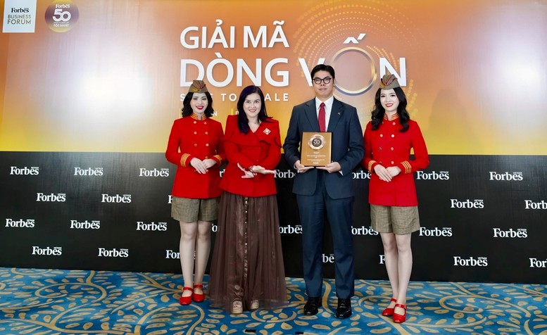 Forbes vinh danh Vietjet trong TOP 50 công ty niêm yết tốt nhất Việt Nam 2026- Ảnh 2.