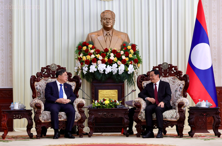 Phó Thủ tướng Thường trực Phạm Gia Túc chào Tổng Bí thư, Chủ tịch nước và Thủ tướng Lào- Ảnh 5.