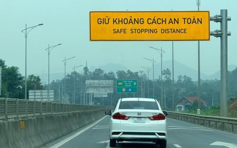 Đưa tình huống khoảng cách an toàn trên cao tốc vào đào tạo lái xe