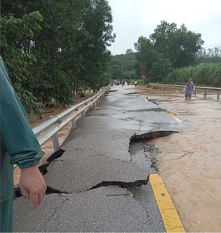 Chủ động ứng phó mưa lũ, bảo đảm an toàn tính mạng, tài sản của người dân- Ảnh 1.