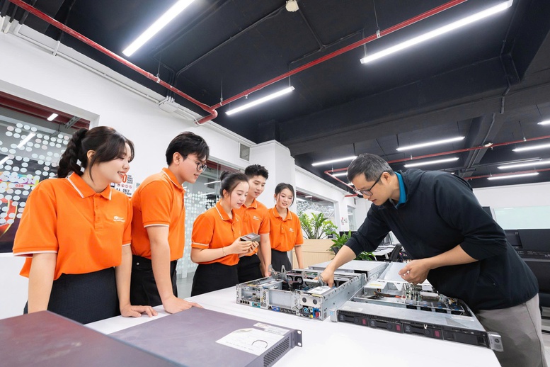 FPTU kết nối doanh nghiệp, viện nghiên cứu đào tạo 30.000 nhân lực công nghệ chiến lược- Ảnh 1.