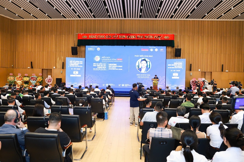 Logistics tăng tốc, vì sao 98% container vẫn phải đi đường bộ?- Ảnh 1.