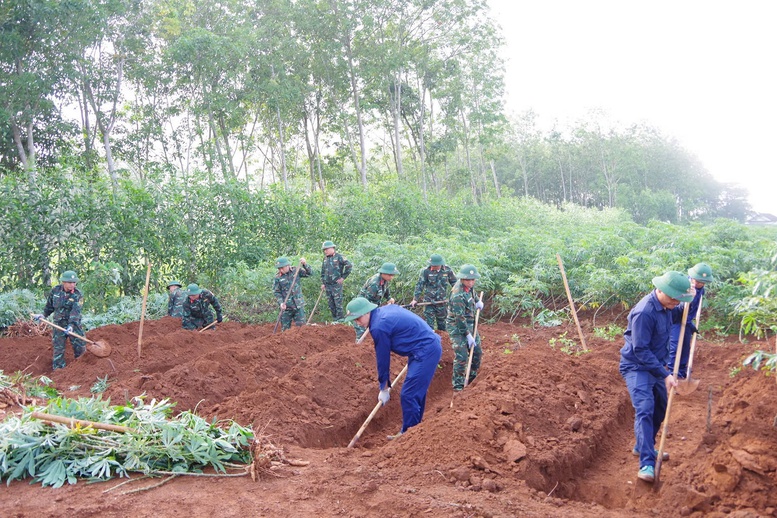 Phát hiện, quy tập thêm 6 hài cốt liệt sĩ tại khú phố Thành Cổ, Quảng Trị- Ảnh 4.