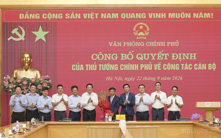 Phó Thủ tướng Thường trực Phạm Gia Túc trao quyết định điều động, bổ nhiệm Phó Chủ nhiệm VPCP Nguyễn Danh Huy- Ảnh 5.