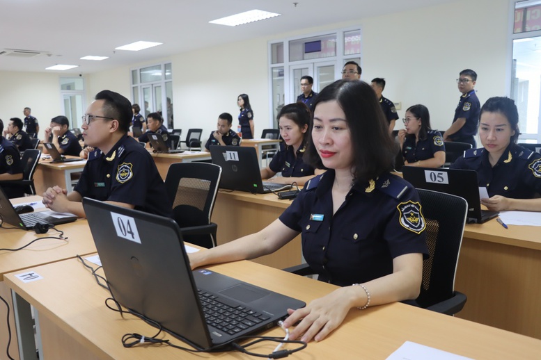 Hải quan siết chặt kỷ cương, đánh giá công chức bằng sản phẩm thực chất- Ảnh 1.