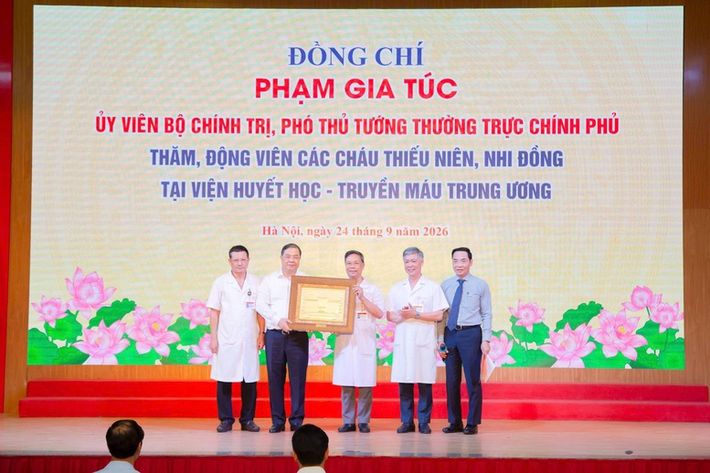 Phó Thủ tướng Thường trực Phạm Gia Túc thăm, tặng quà bệnh nhi dịp Tết Trung thu- Ảnh 6.