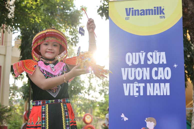 Gần 40.000 trẻ em vui đón Trung thu cùng Vinamilk- Ảnh 3.